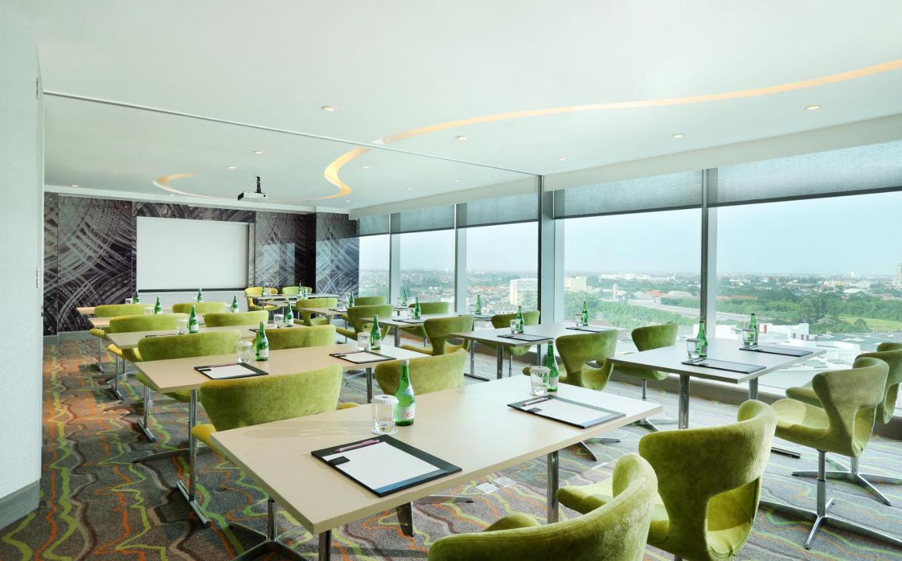 Novotel Тангеранг Екстер'єр фото